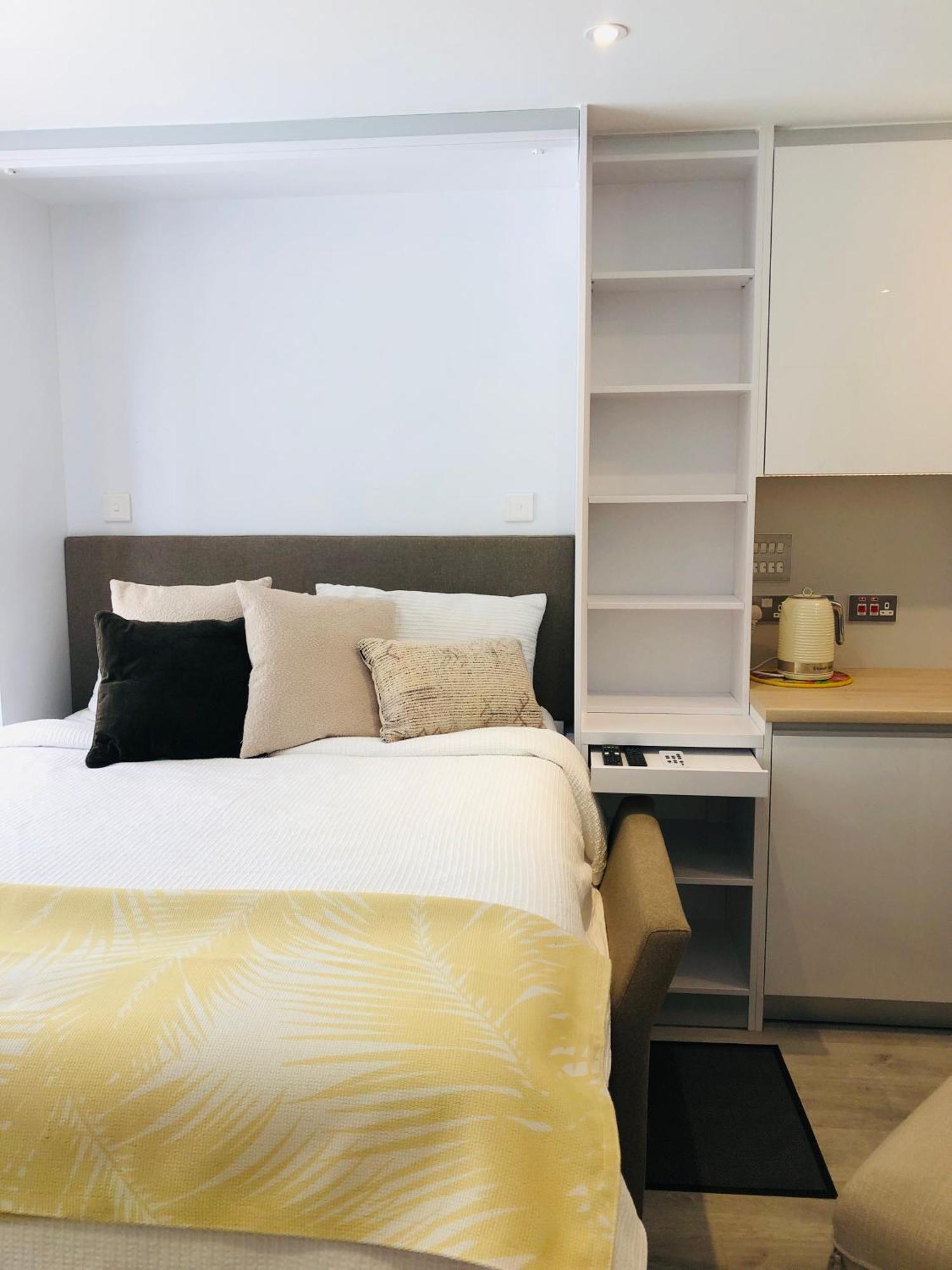 Cp High Floor Luxury Studio Sleeps 3 Gibraltar Exteriér fotografie