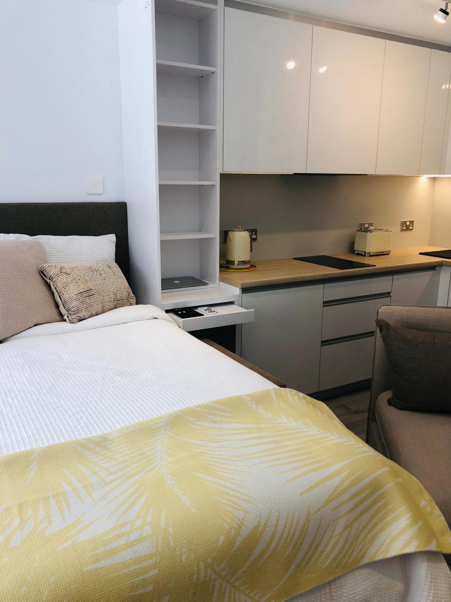 Cp High Floor Luxury Studio Sleeps 3 Gibraltar Exteriér fotografie